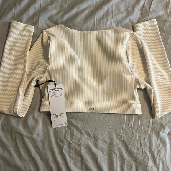 SOLD-Alo yoga NWT long sleeve bra white medium - Picture 5 of 6